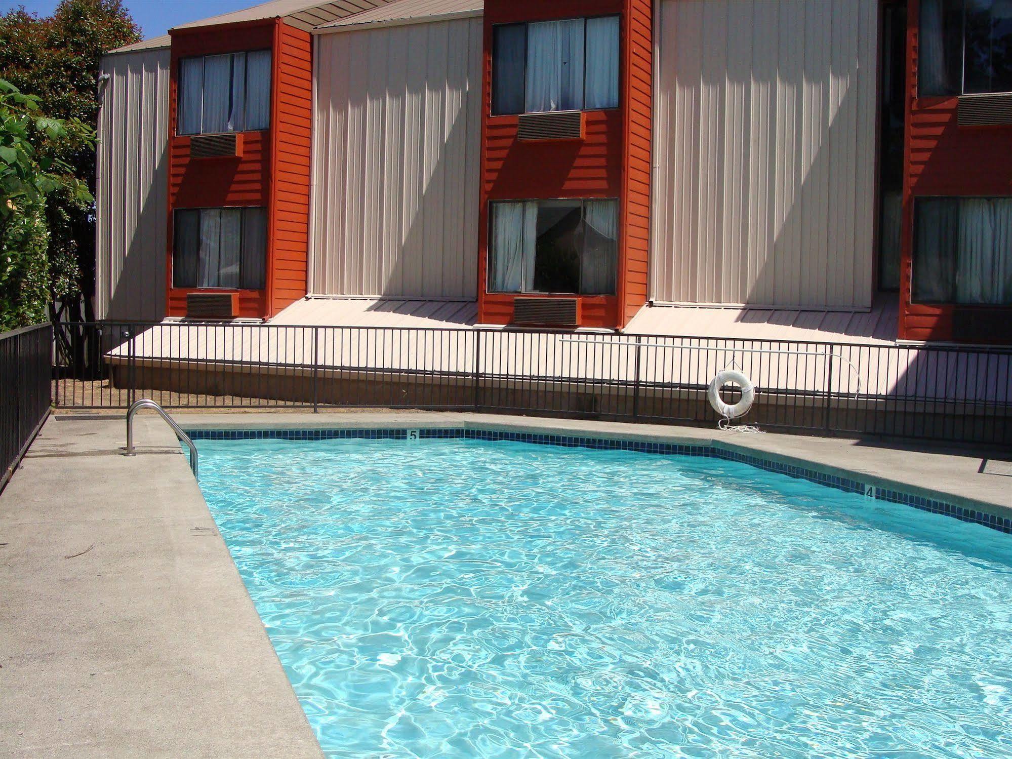 Studio 6-Portland, Or Екстер'єр фото